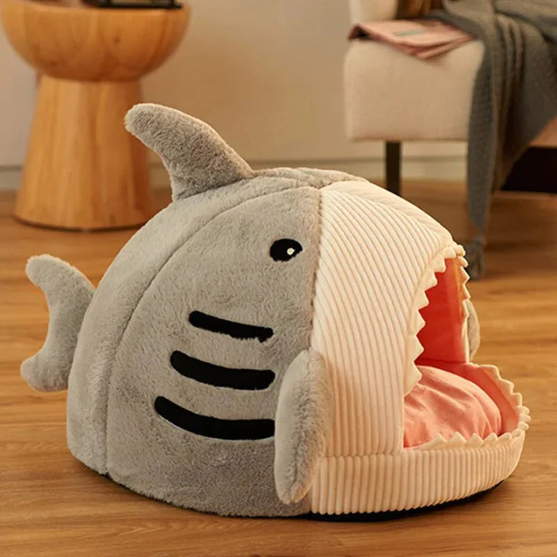 Cuccia di lusso in peluche a forma di squalo