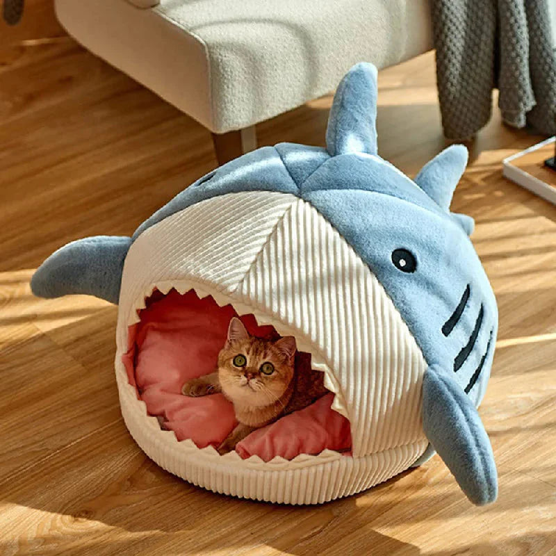 Cuccia di lusso in peluche a forma di squalo