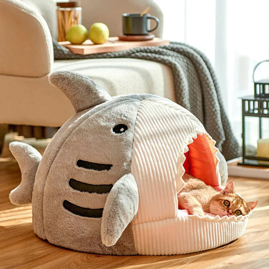 Cuccia di lusso in peluche a forma di squalo